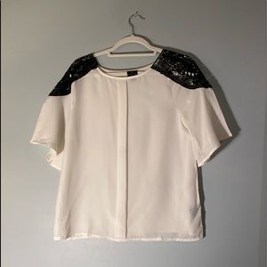 WORTHINGTON White blouse with black lace small
